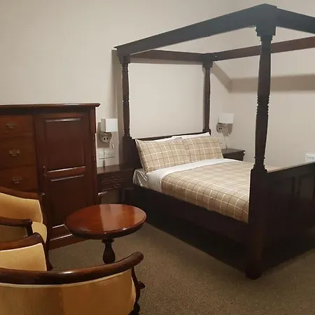 Crosshill House Hotell
