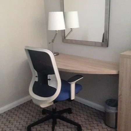 Hampton By Hilton Otel 3*