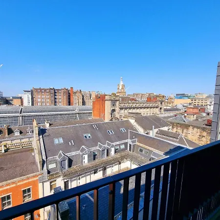 Two Bed Penthouse In The Heart Of * Glasgow