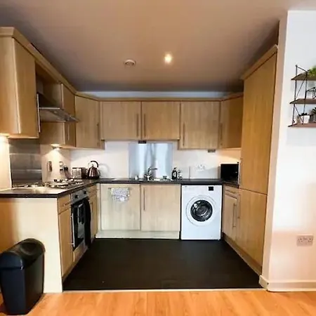 Secc&hydro Beautiful 2br With Free Parking Апартаменты