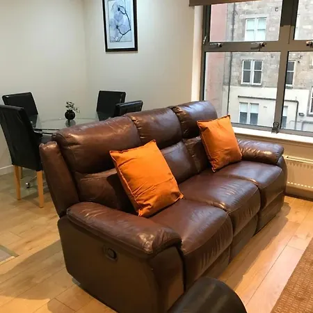 Apex Fox Street With Free Parking