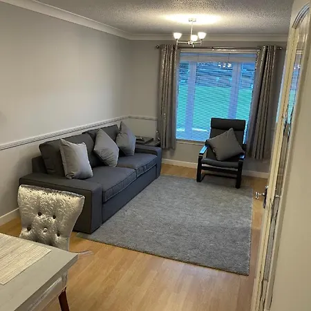 2 Bed Contemporary Free Parking Netflix Sleeps 4 * Γλασκώβη