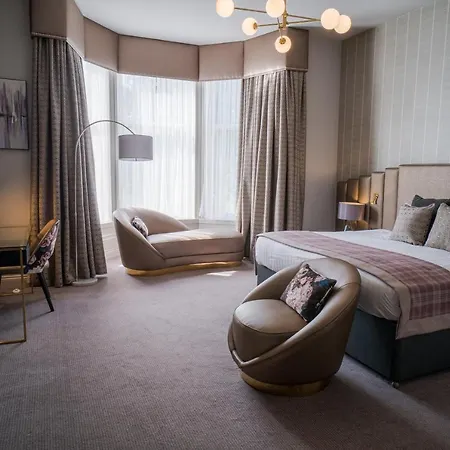 Number 10 Hotel