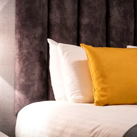 Aparthotel Metro 4*