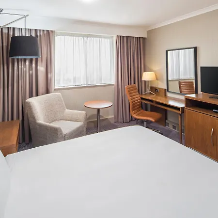 Crowne Plaza By Ihg מלון