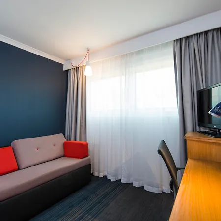 Holiday Express - - City Ctr Riverside By Ihg Hotel 3*