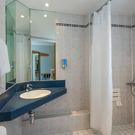 Holiday Express - - City Ctr Riverside By Ihg Hotel 3*