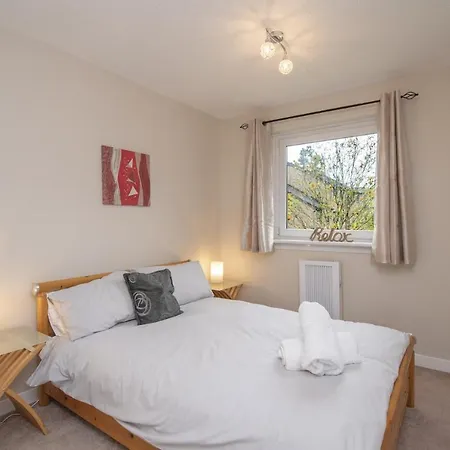 The Kelvin - Peaceful West End River View *