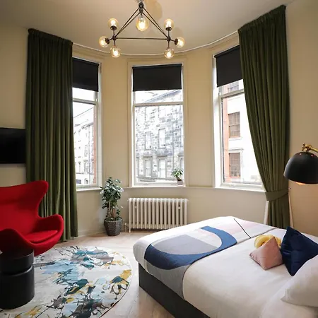 Hotel Revolver 4*