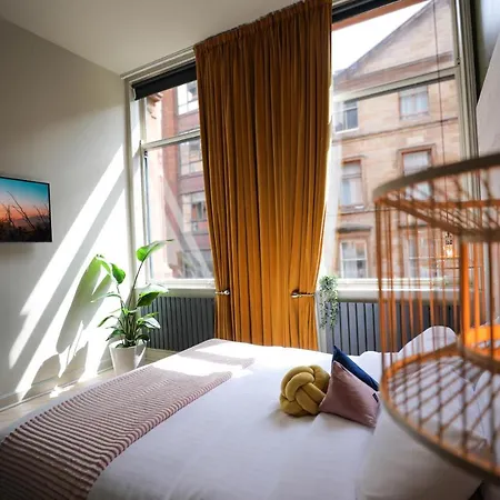 Revolver Hotel 4*
