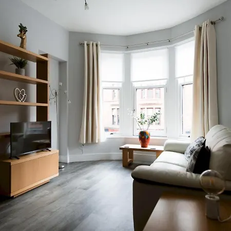 Superb 1bed Flat In Fabulous West End - Pass The Keys Daire