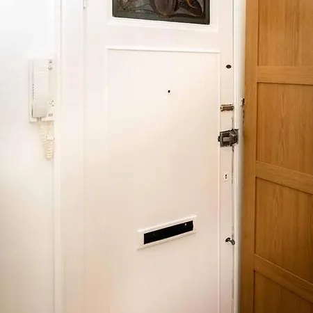 Apartment Charming 1-bed Southside Flat In Great Location *