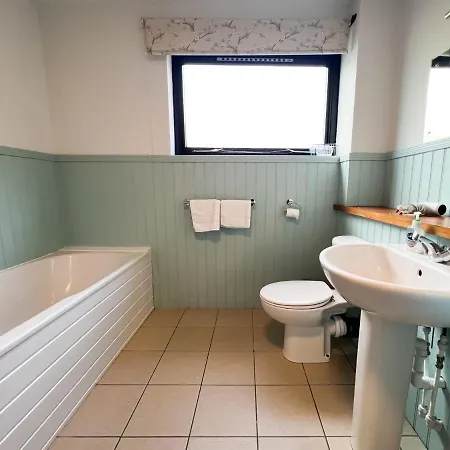 Anniesland 1bd Flat - Free Parking *