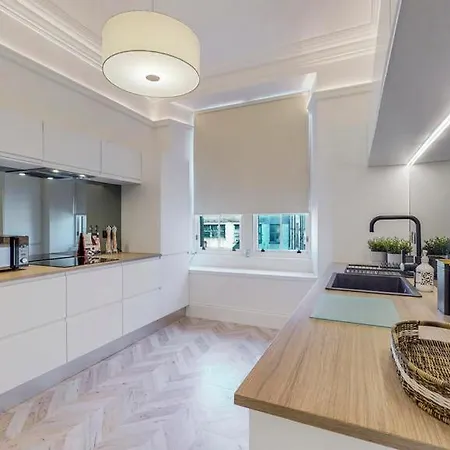 69 St Georges Mansions