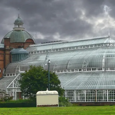 69 St Georges Mansions * Glasgow