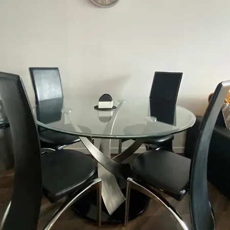 דירה Modern 2-bed In Secc/hydro גלאזגו