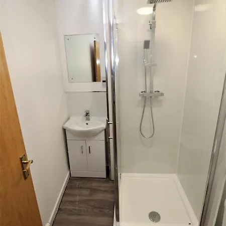 Apartment *stunning 2 Bed Flat* *