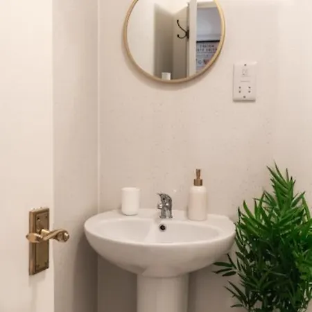 アパート Finnieston 1-bed - Walk To Hydro & Bars - Sleeps 2 *