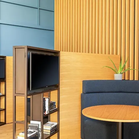 Отель Courtyard By Marriott Sec