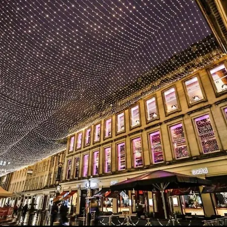 דירה Designer Penthouse With Riverviews - G1 Centre, 3 Bedrooms, 2 Bathrooms, 1 Living / Kitchen. Full Floor, Wrap Around Terrace, Panoramic Views, Off Station / Buchanan Street *