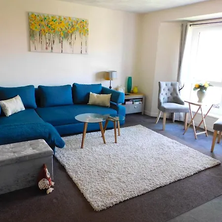 Fab Location 1 Bed Overlooking Apartment *