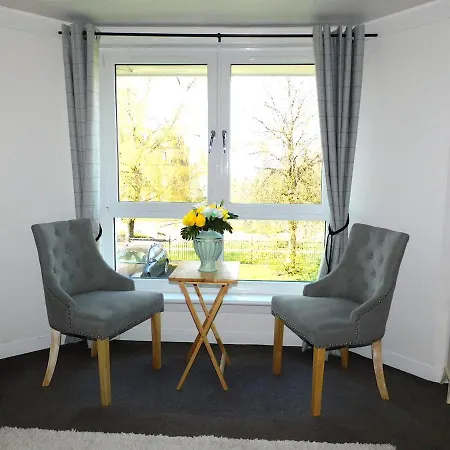 Fab Location 1 Bed Overlooking Apartment Glasgow