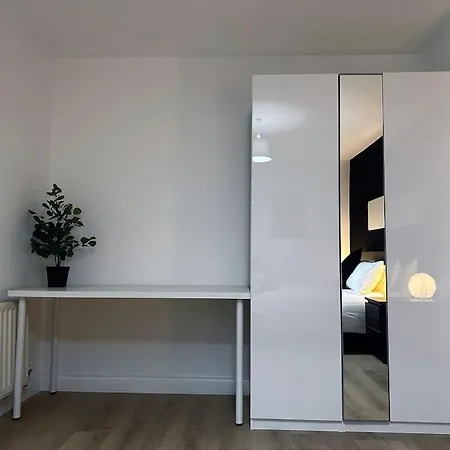 3 Bedroom/3 Bathroom Large Flat Near Ovo Hydro Glasgow