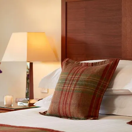 Macdonald Crutherland House 4*