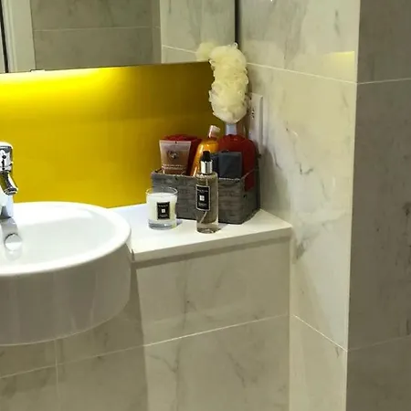 Modern Living At Riverside In The Heart Of Apartament *