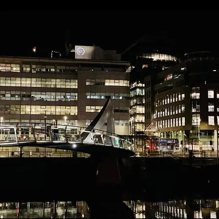 Διαμέρισμα Centre Flat With River Views And Parking *