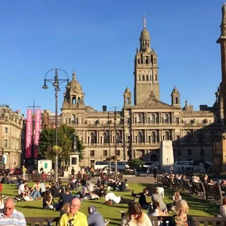 Centre Flat With River Views And Parking Διαμέρισμα