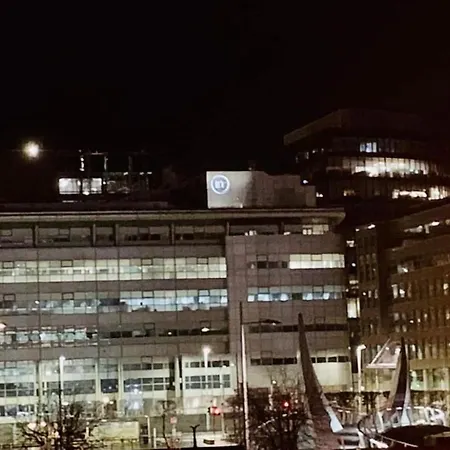 Διαμέρισμα Centre Flat With River Views And Parking