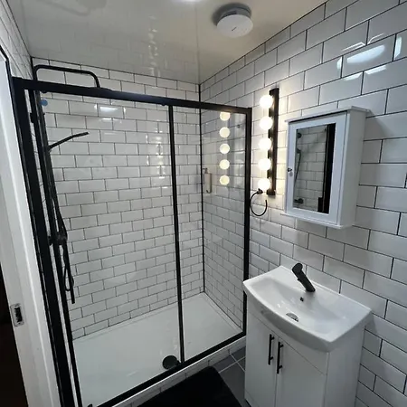 Amani - Centre Apartahotel Glasgow