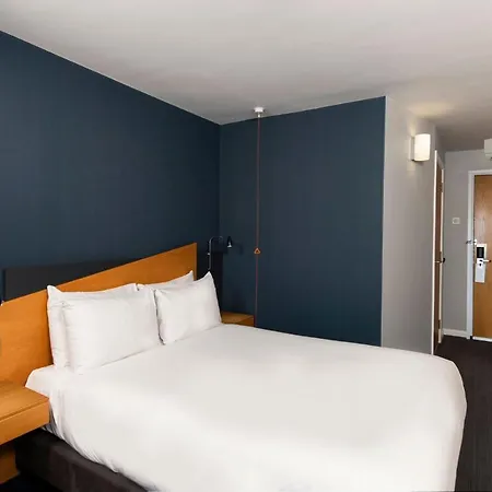 Holiday Express - - City Ctr Riverside By Ihg