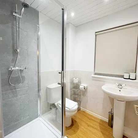 Дом отдыха Cozy Nights Svp Detached House Глазго
