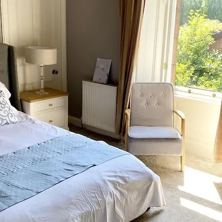 Stunning 3 Bedroom Victorian Near Pollok Country Park * Glasgow