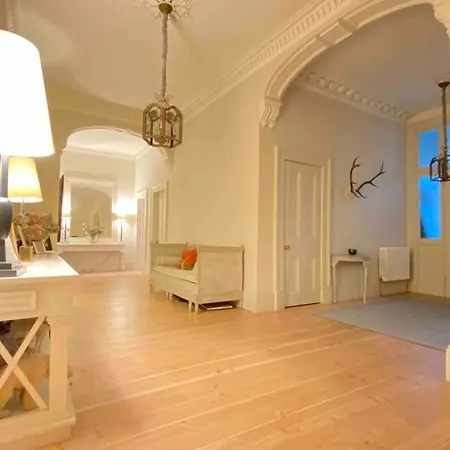 Appartement Of Joy - 3 Bedroom With Private Garden *