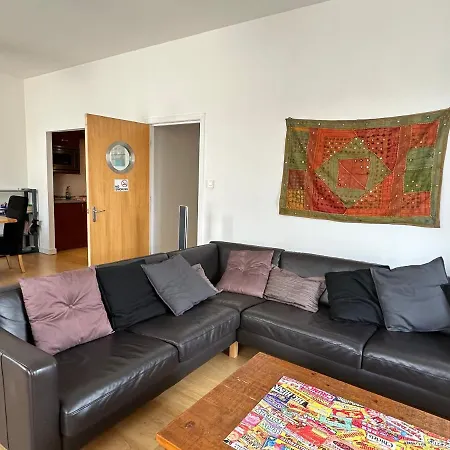 Comfy Two Bedroom Right In The Centre Appartamento *