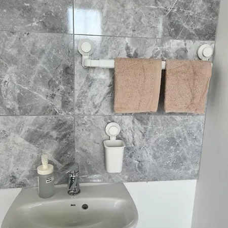 Apartmán Modern Comfy One Bed - Free Parking *