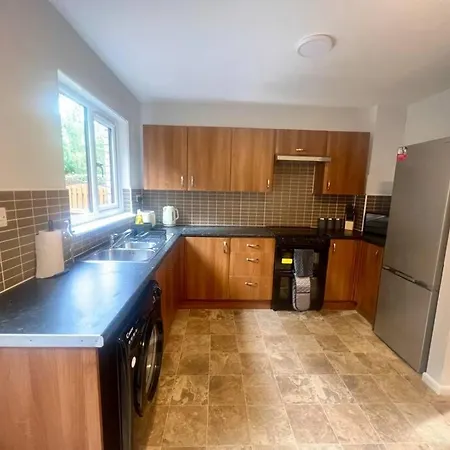 Сasa de vacaciones Ideal 2 Bedroom Glasgow