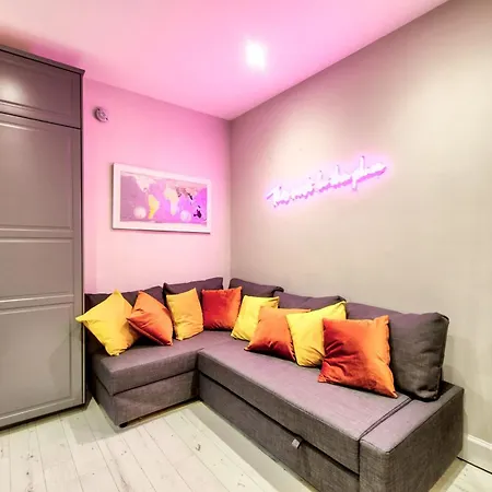 Stylish & Spacious 3 Bedroom In Finnieston, West End *