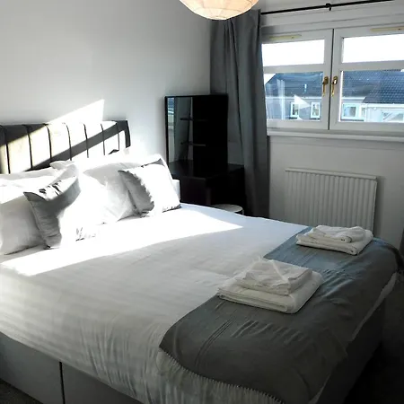 No 54 - New & Delightful 3 Bed House In East Kilbride בית נופש *