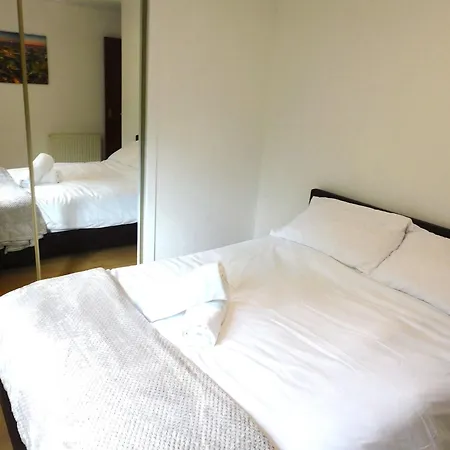 Charming 2 Bed Close To And Sec Hydro Appartement Glasgow