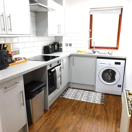 Appartement Charming 2 Bed Close To And Sec Hydro *