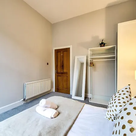 Stylish & Spacious 3 Bedroom In Finnieston, West End
