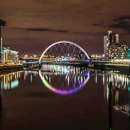 The Naburn - 3 Bed House With Free Parking & Close To Centre Dom wakacyjny Glasgow