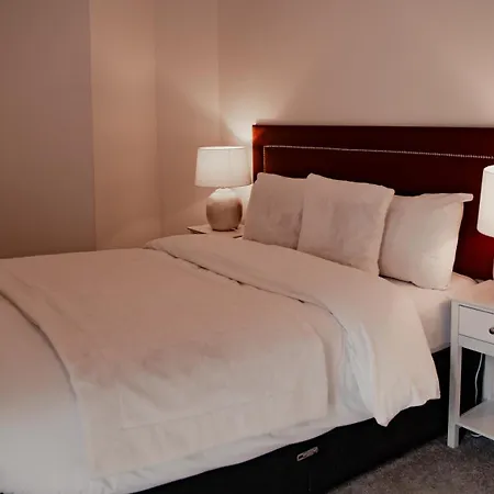 Royal Chambers Serviced * Glasgow