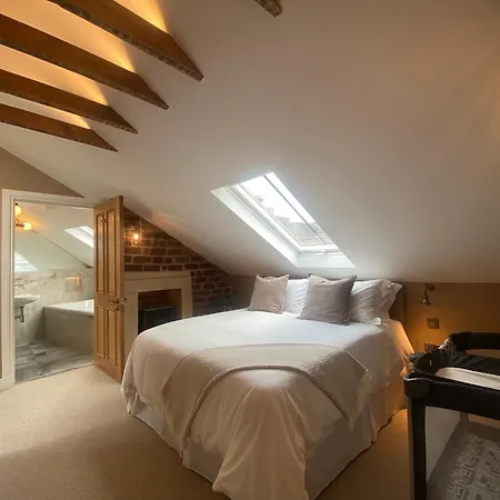 Ashton View Apartmán *