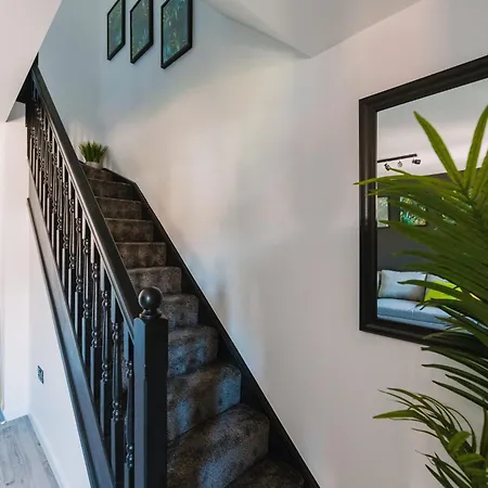 شقة Emirates Aparthouse