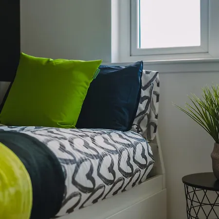 Emirates Aparthouse شقة